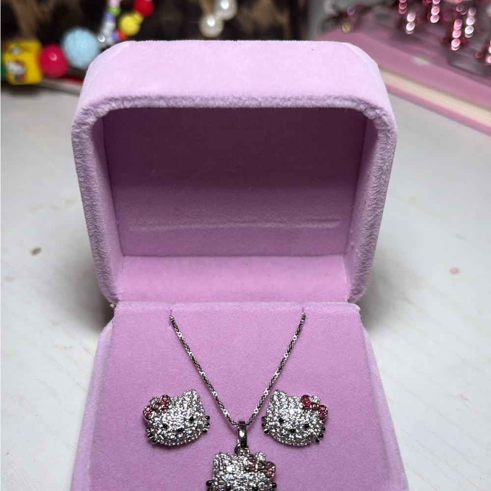 Hello kitty bling set 🎀